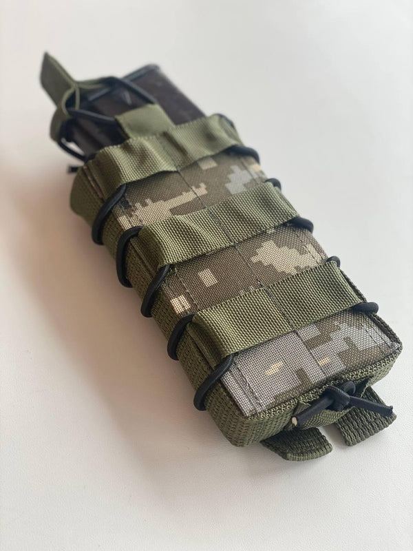 Single AK Magazine Pouch with Buttons (Pixel Camo)